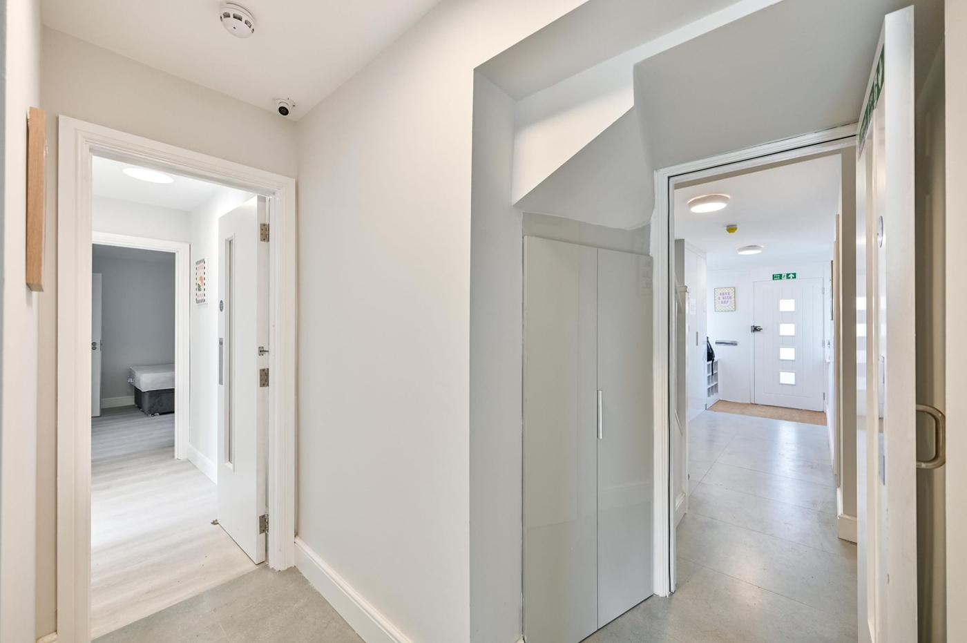 Inside the home, photo 11