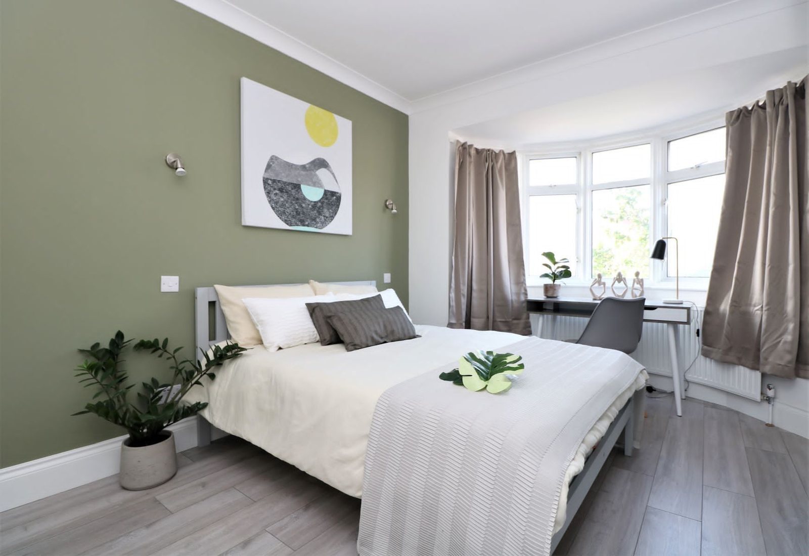 Comfortable bedroom setting