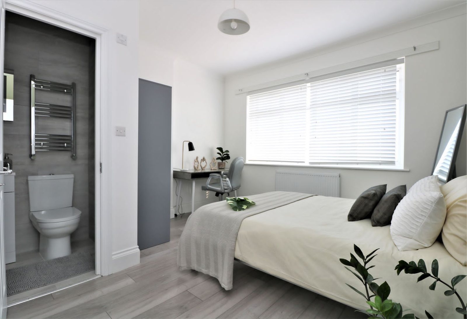 Private room with ensuite view